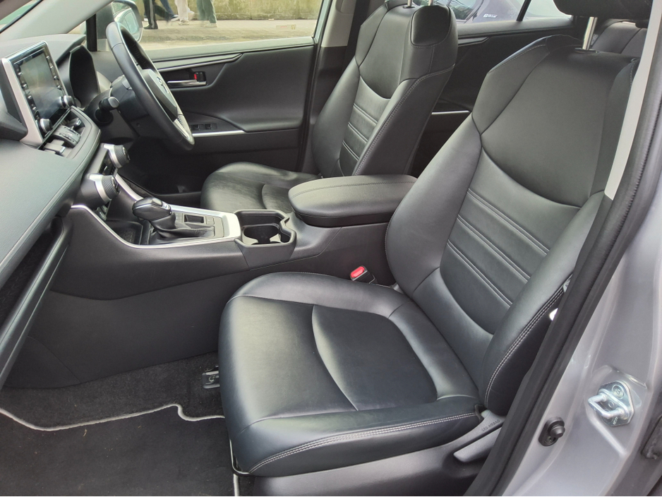 2021 Toyota Rav4 - image 9