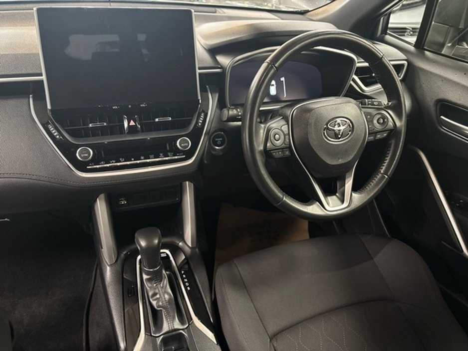 2024 Toyota Corolla Cross - image 8