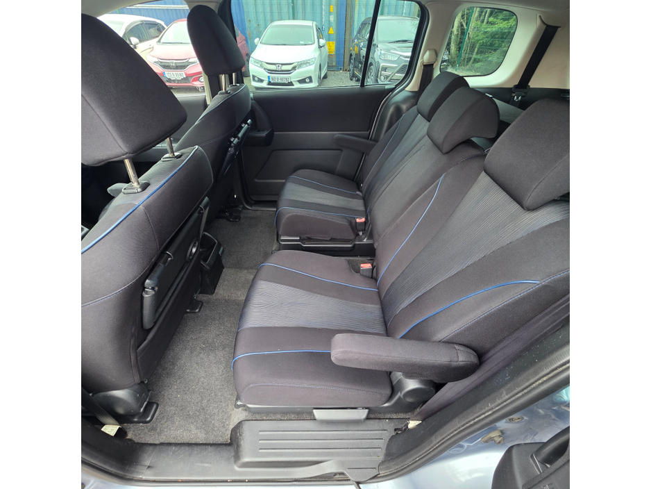 2011 Mazda Mazda5 - image 15