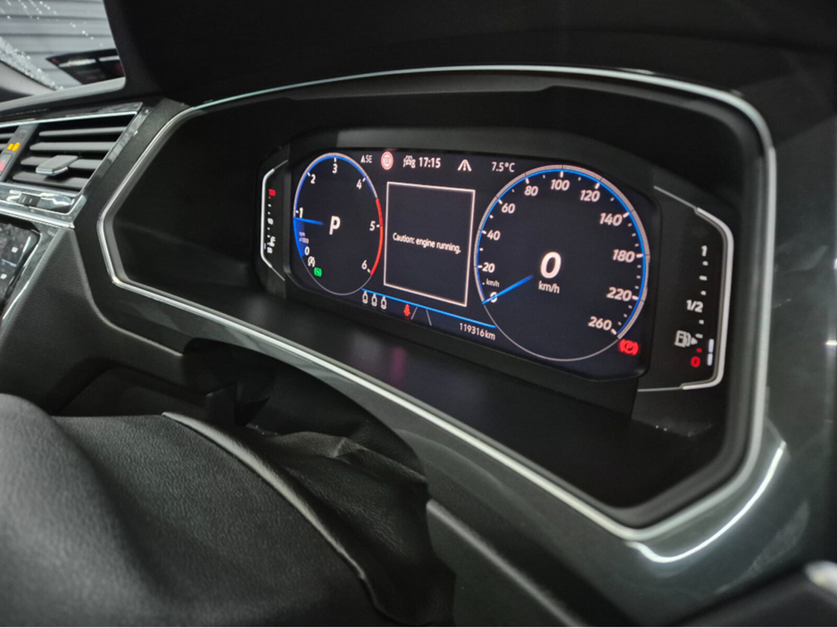 2021 Volkswagen Tiguan - image 11