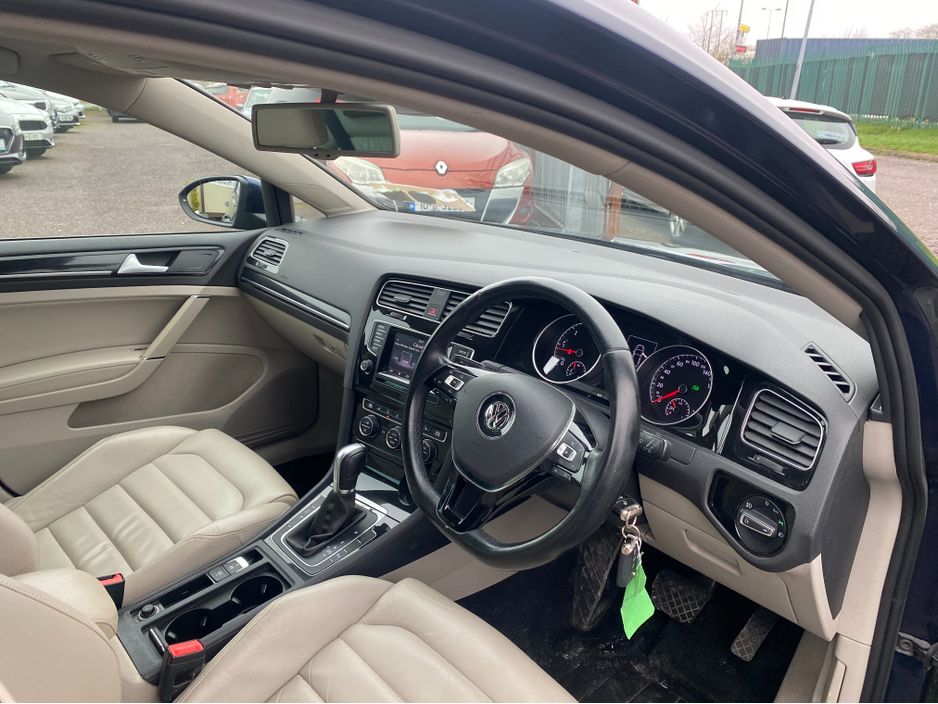 2015 Volkswagen Golf - image 13