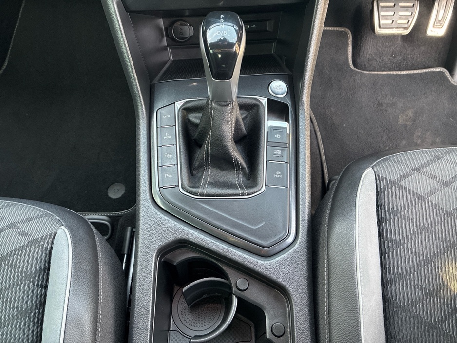 2022 Volkswagen Tiguan R-LINE 1.4 TSI PHEV 2 245HP 5DR