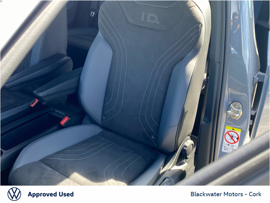 2025 Volkswagen ID.4 - image 24