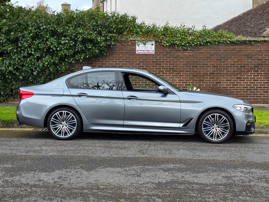 2017 BMW 5 Series - image 6