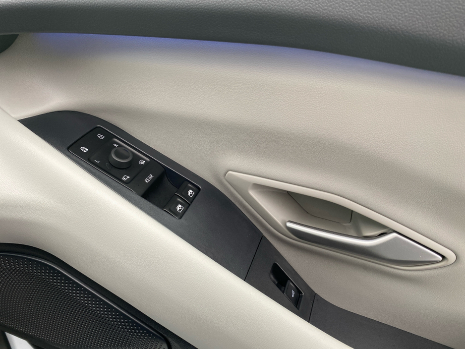 2025 Ford Explorer - image 17