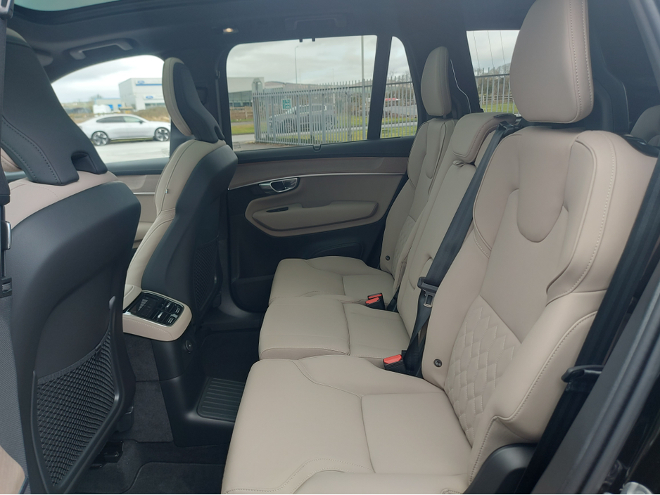 2026 Volvo XC90 - image 18