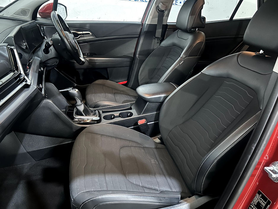 2022 Kia Sportage - image 8