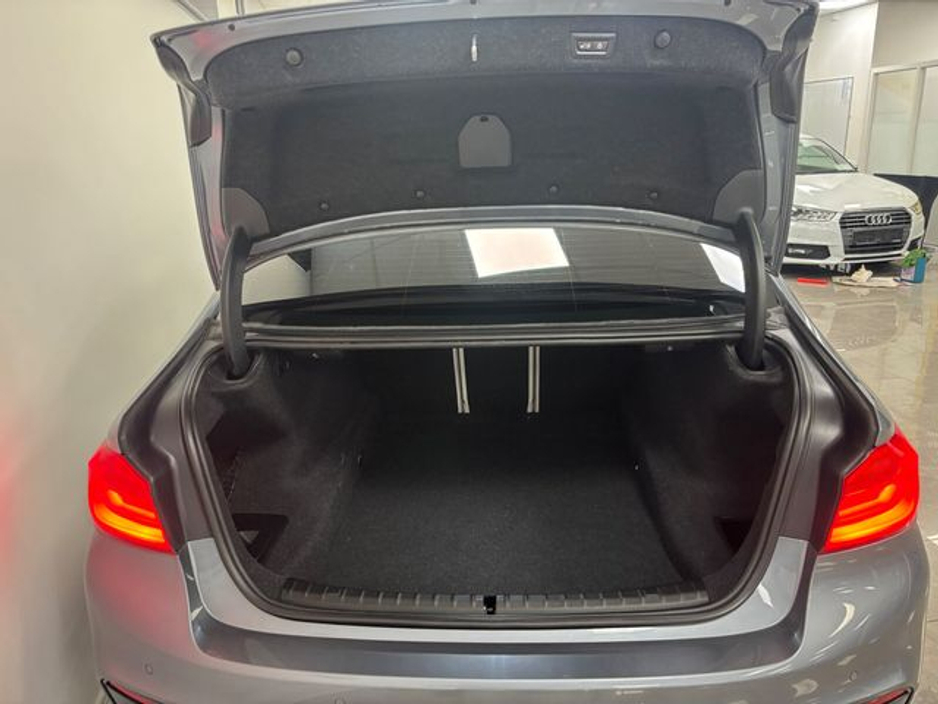 2019 BMW 5 Series  €28,850