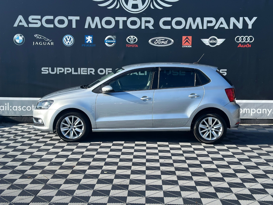 2015 Volkswagen Polo - image 5