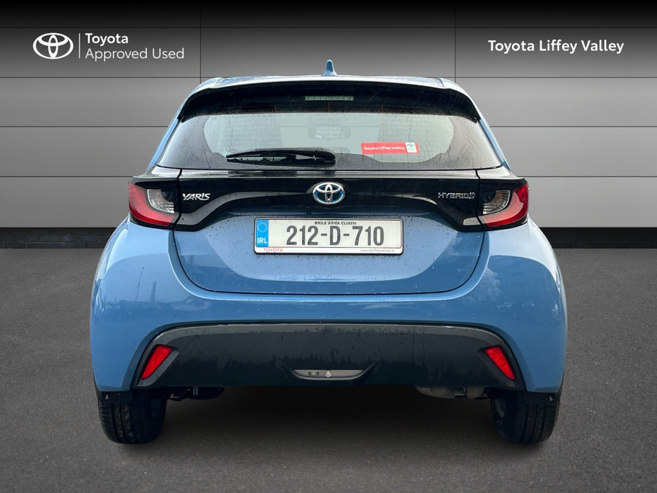 2021 Toyota Yaris - image 4