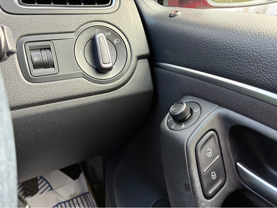 2014 Volkswagen Polo - image 13