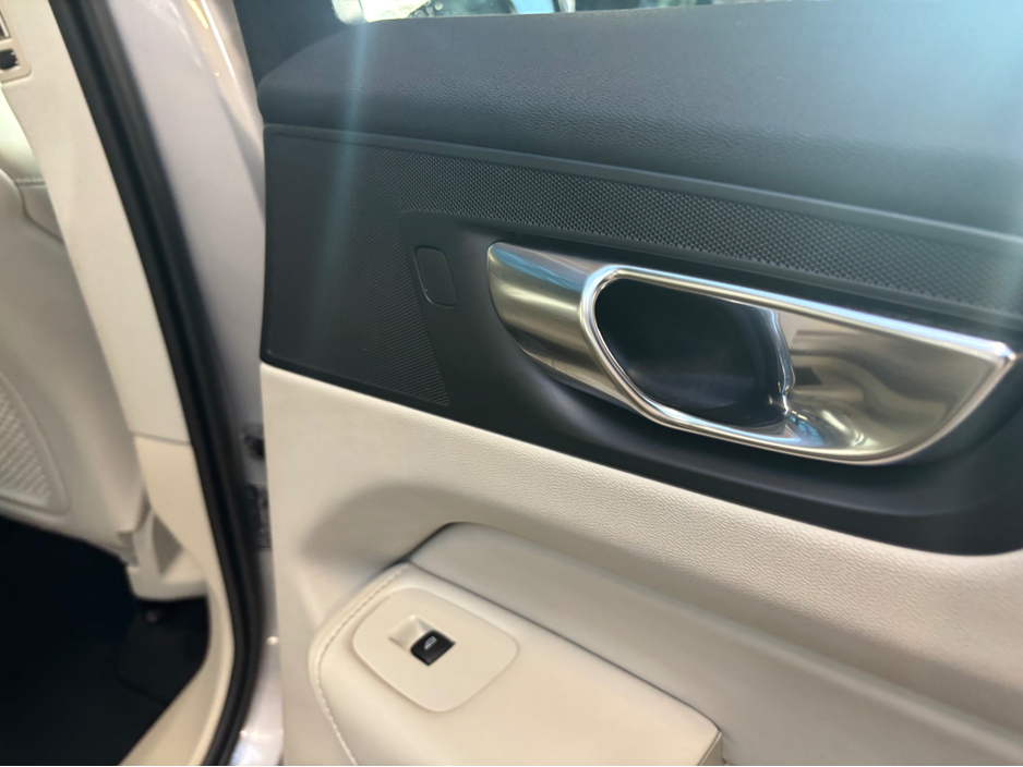 2023 Volvo XC60 T6 PHEV PLUS DARK AWD 5DR AUTO €39,750