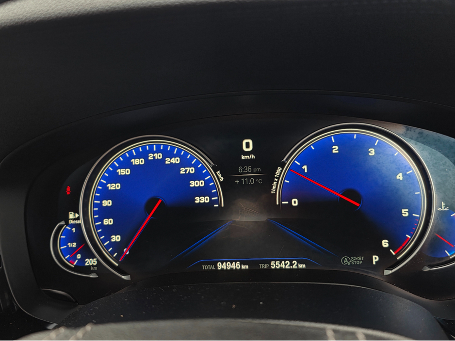 2017 BMW 5 Series 523D LUXURY - CARPLAY NAVIGATION EDITION FULL LEATHER ELECTRIC HEATED SEATS - 360 REVERCE CAMERA - PRIVACY GLASS €24,950