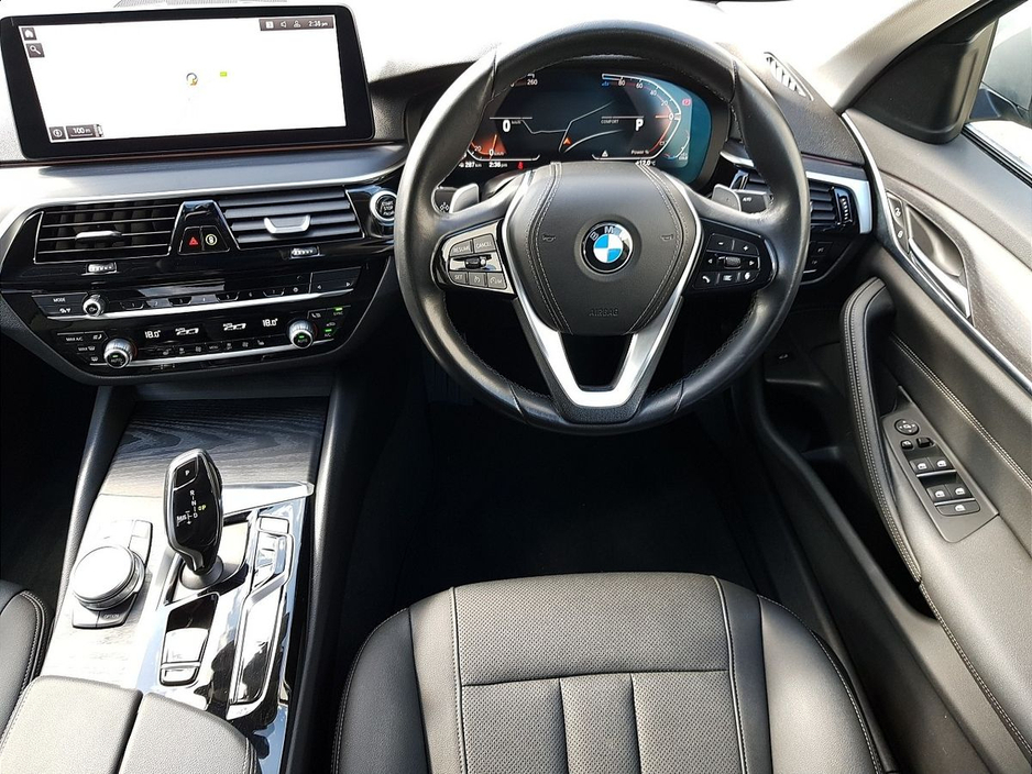2023 BMW 5 Series - image 5