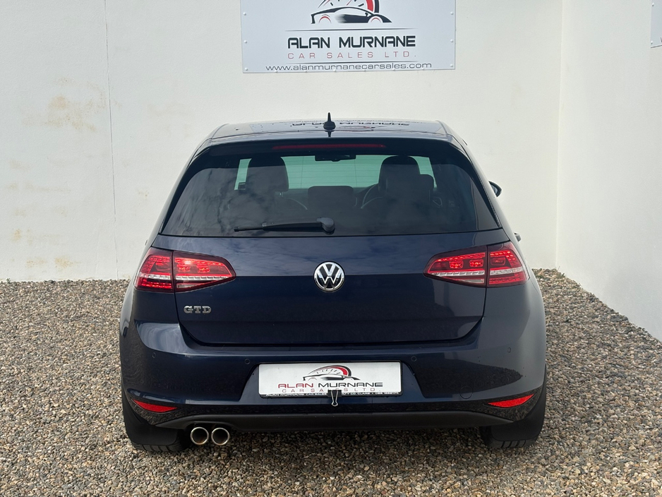 2016 Volkswagen Golf - image 10