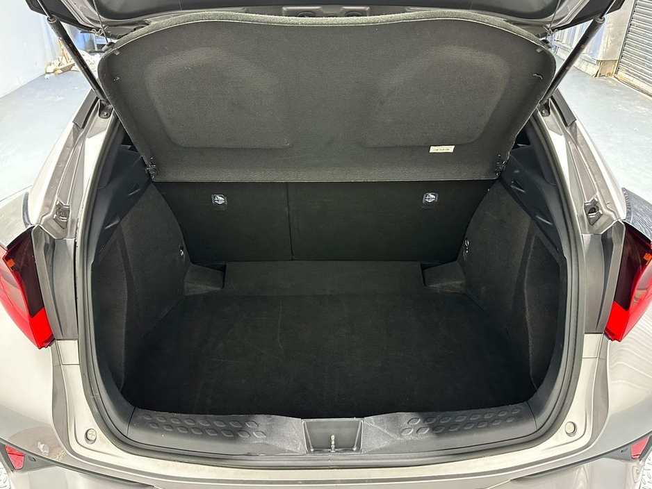 2022 Toyota C-HR Self Charging Hybrid Sol Automatic €25,800