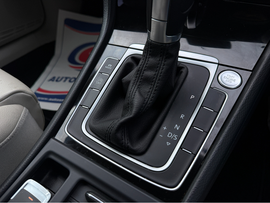 2015 Volkswagen Golf - image 17