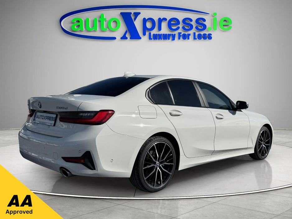 2020 BMW 3 Series - image 3