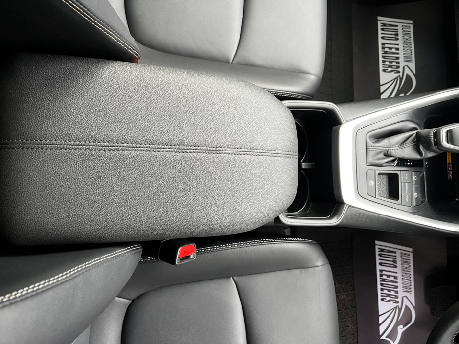 2025 Toyota Rav4 2.5 HYBRID SOL AUTO 218 BHP LEATHER €43,995