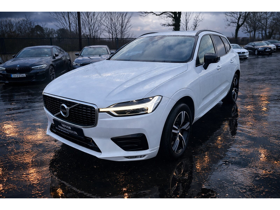 2020 Volvo XC60 - image 3