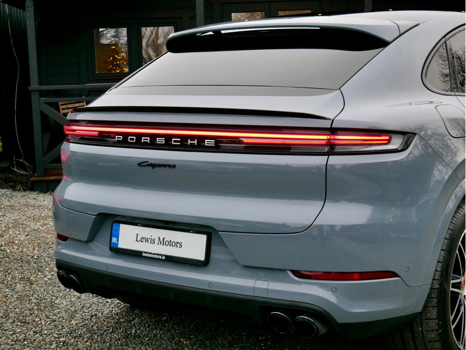 2025 Porsche Cayenne Cayenne E-Hybrid Coup&eacute; €123,950