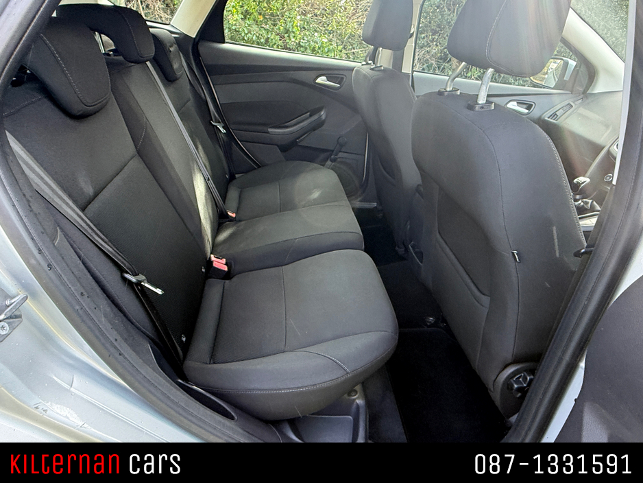 2015 Ford Focus - image 14