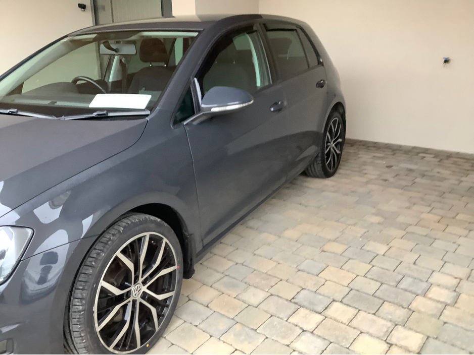 2015 Volkswagen Golf - image 11