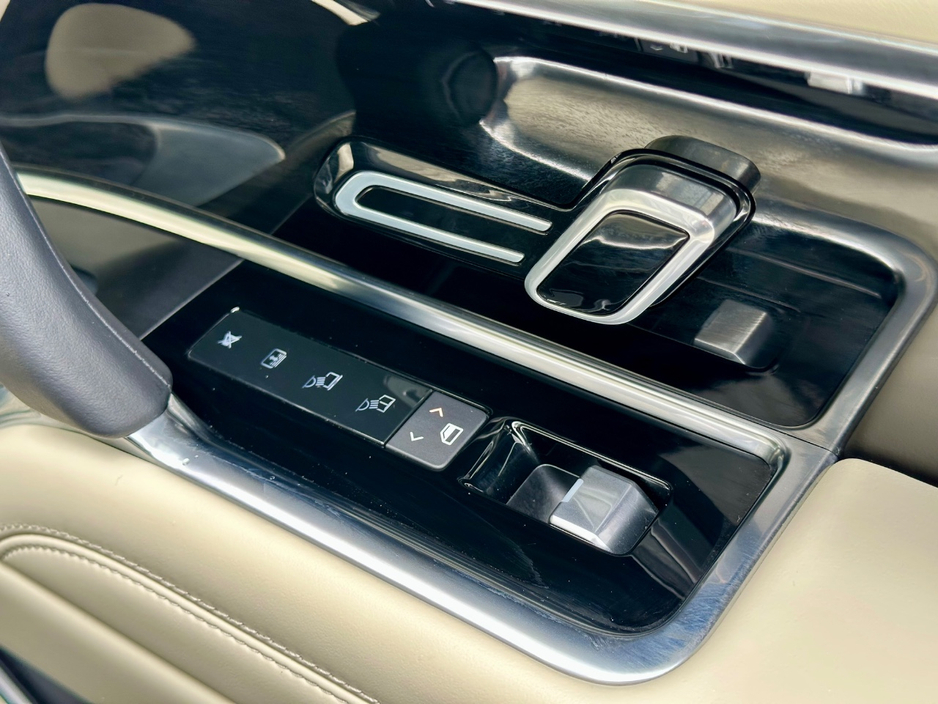 2023 Land Rover Range Rover - image 20