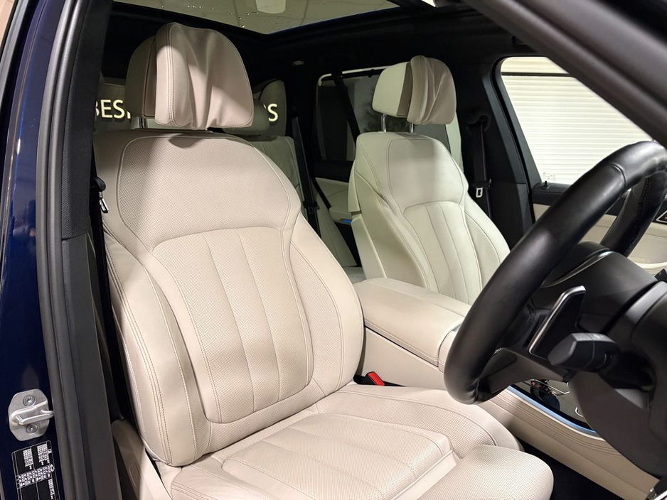 2022 BMW X5 45e M-SPORT HYBRID=TECH/COMFORT/SKY LOUNGE PACKAGES=LOW MILES//FULL BMW SERVICE HISTORY=222 REG=ORIGINAL IRISH SUPPLIED//TAILORED FINANCE PACKAGES AVA €66,995