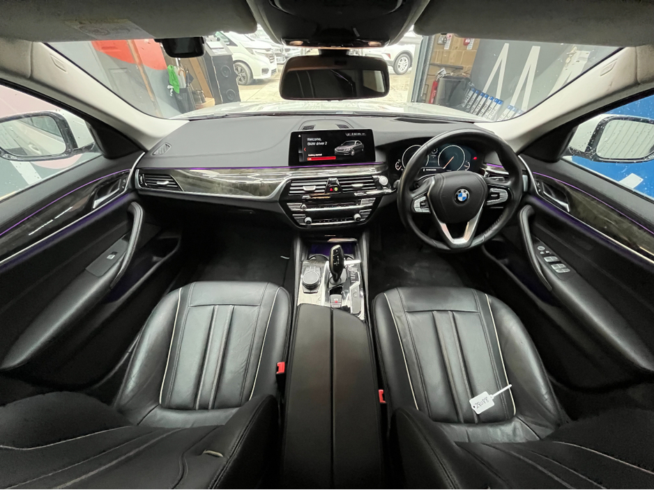 2018 BMW 5 Series - image 16