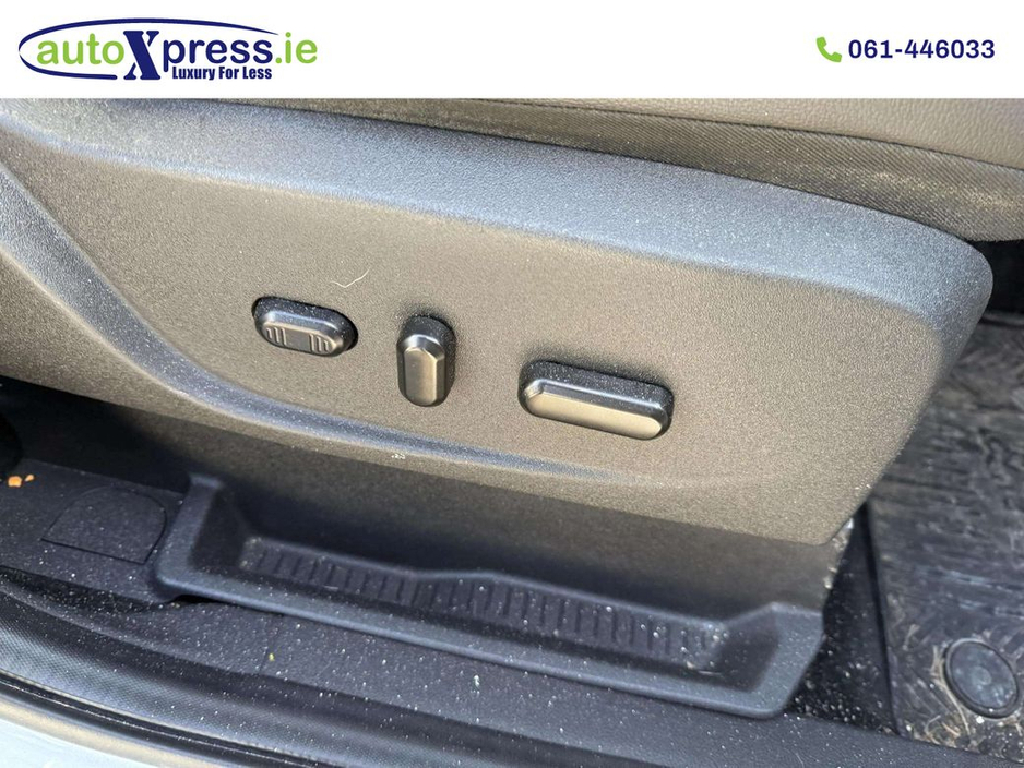 2019 Ford Kuga - image 9