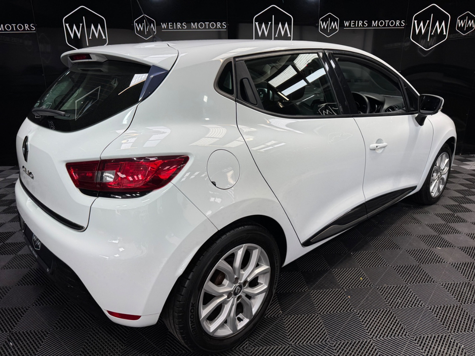 2017 Renault Clio - image 8