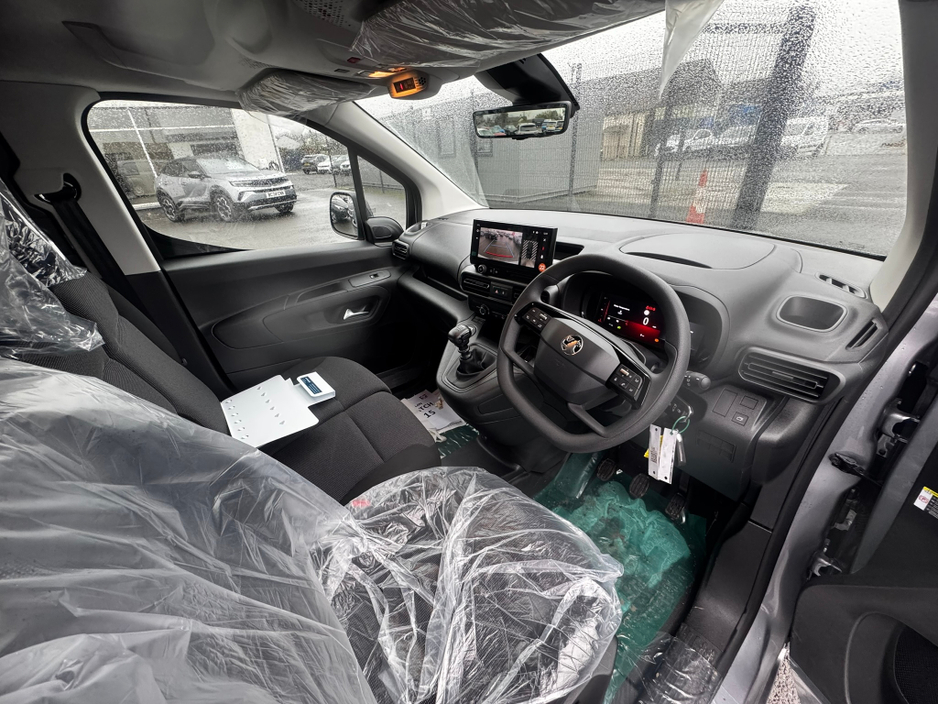 2025 Opel Combo - image 15