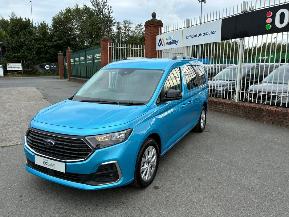 2025 Ford Tourneo Connect Titanium Freedom Wheelchair Accessible Taxi €61,750