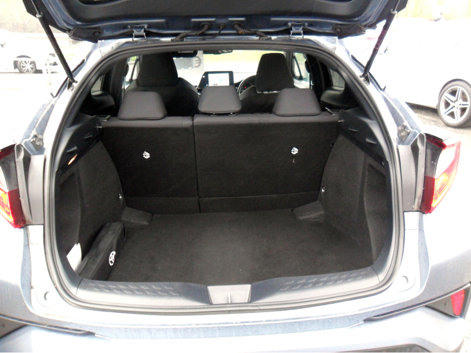 2023 Toyota C-HR - image 12