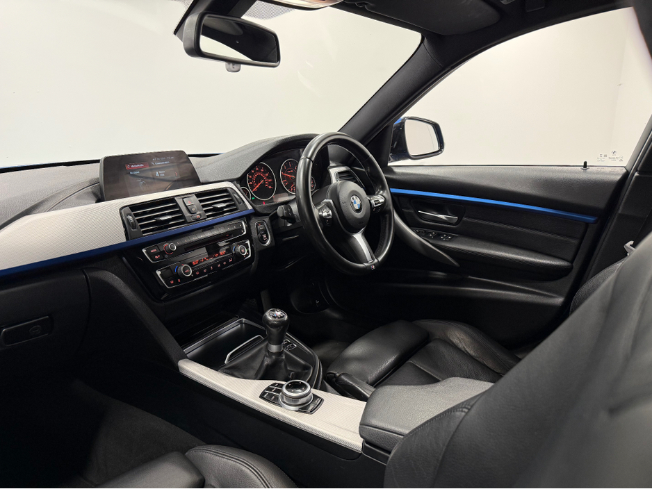 2018 BMW 3 Series - image 15