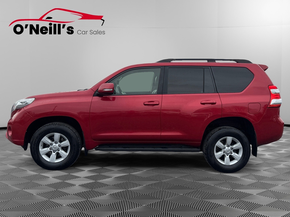 2016 Toyota Landcruiser - image 6