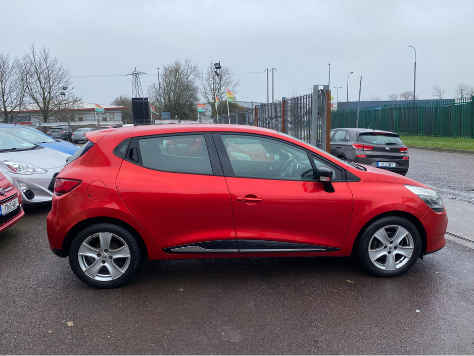 2016 Renault Clio - image 3