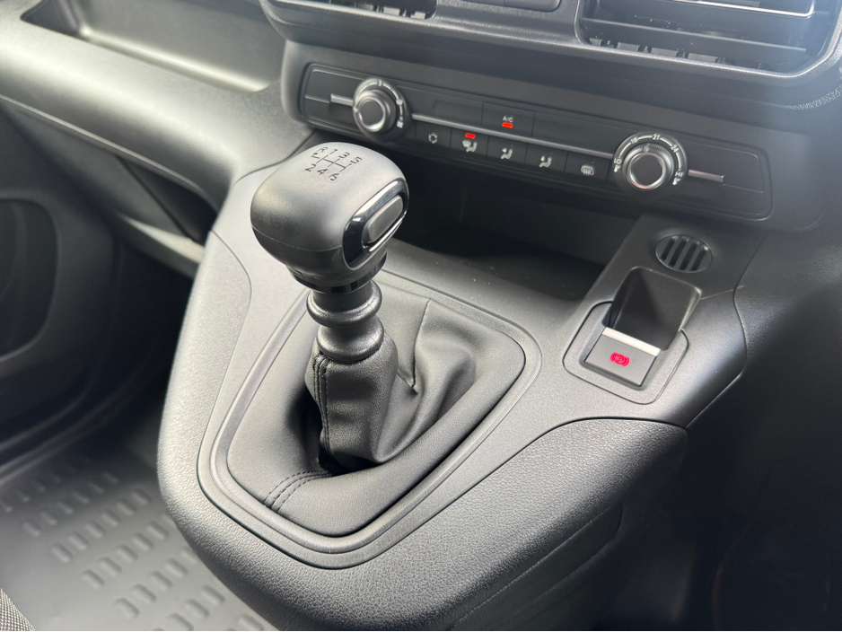 2026 Citroen Berlingo - image 25