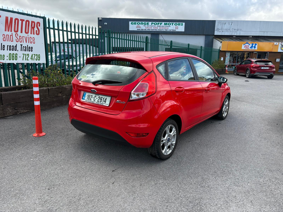 2016 Ford Fiesta - image 3