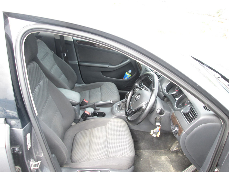 2015 Volkswagen Jetta - image 11