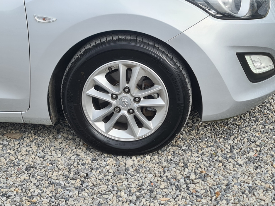 2015 Hyundai i30 - image 13