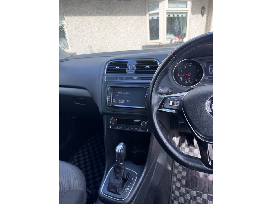 2017 Volkswagen Polo - image 14