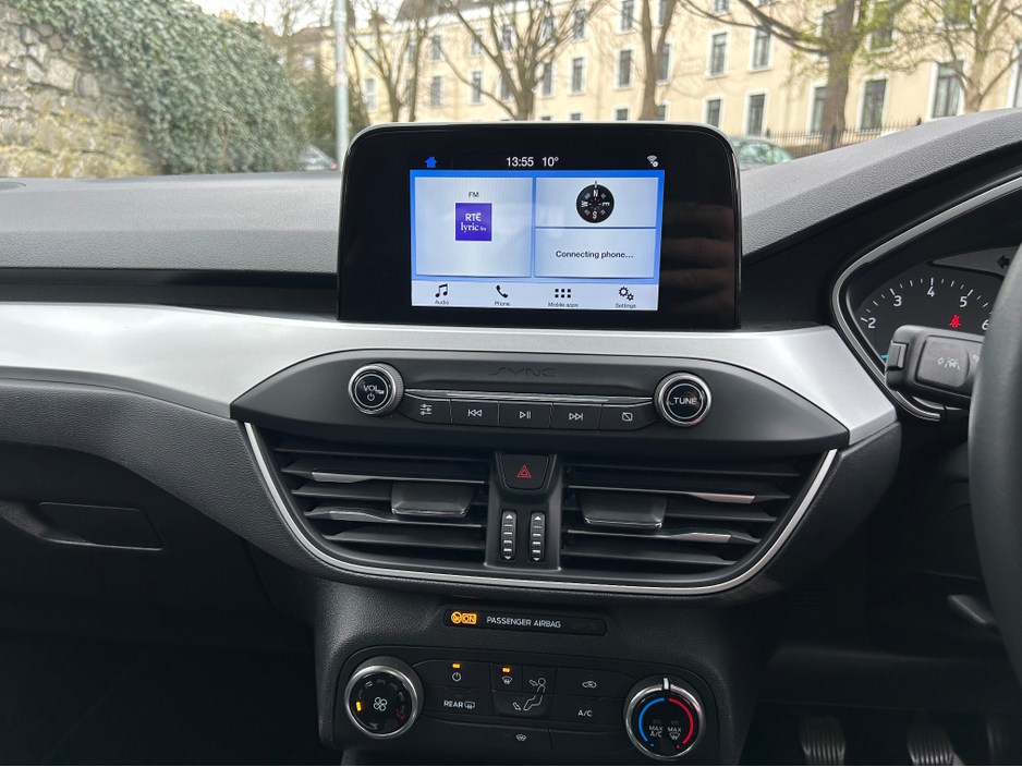 2019 Ford Focus - image 11