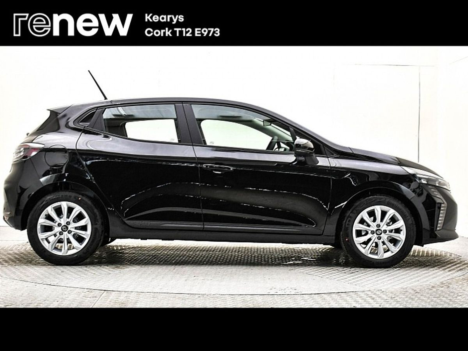 2025 Renault Clio - image 14