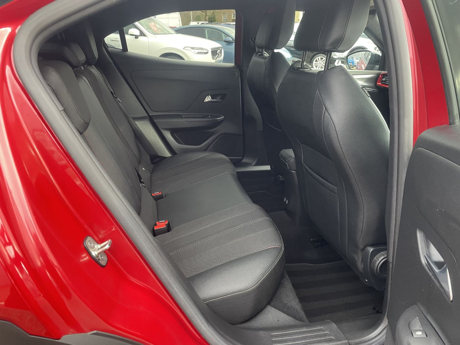 2022 Opel Mokka - image 13