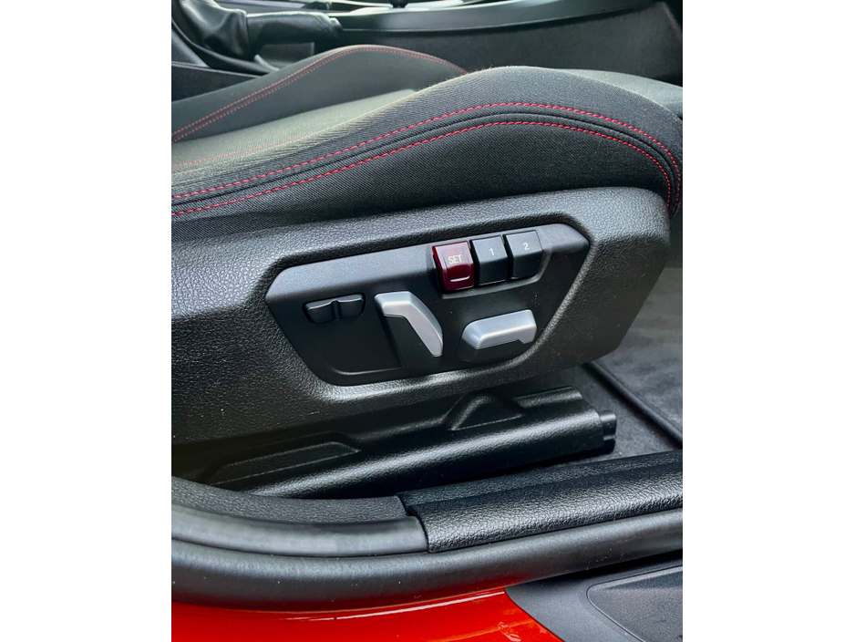 2016 BMW 1 Series - image 16