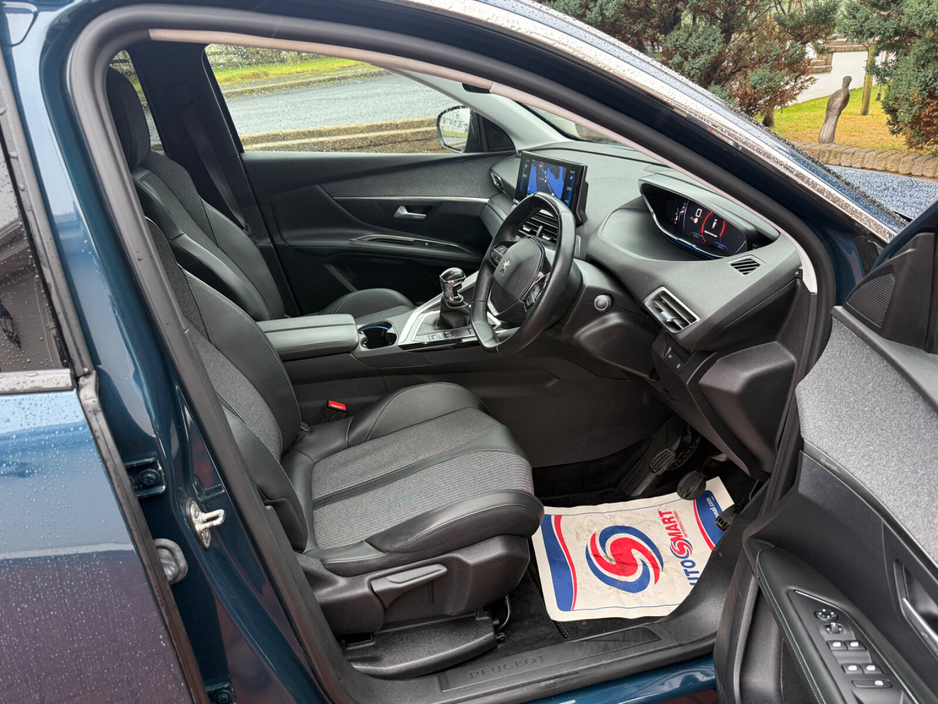 2021 Peugeot 3008 - image 14