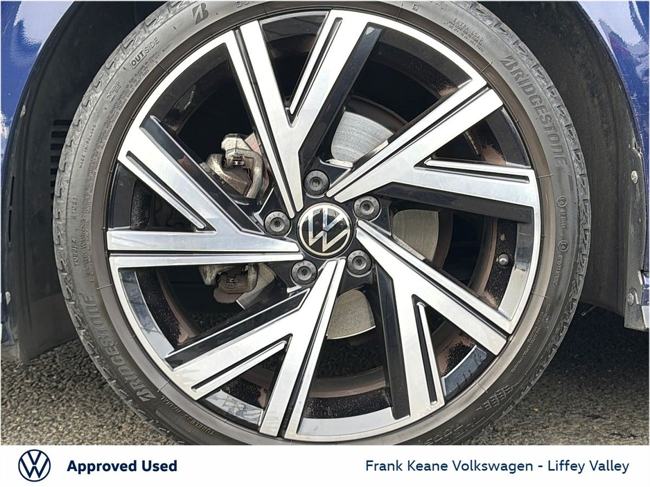 2023 Volkswagen Golf - image 8