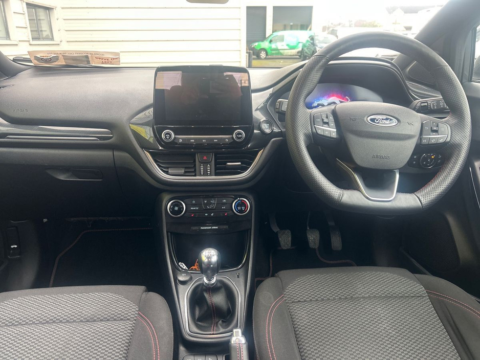 2023 Ford Puma - image 2